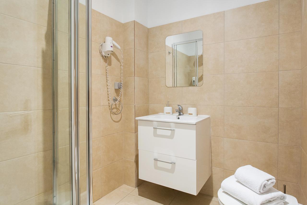 Syntagma Apartments By Livin Urbban Atene Esterno foto